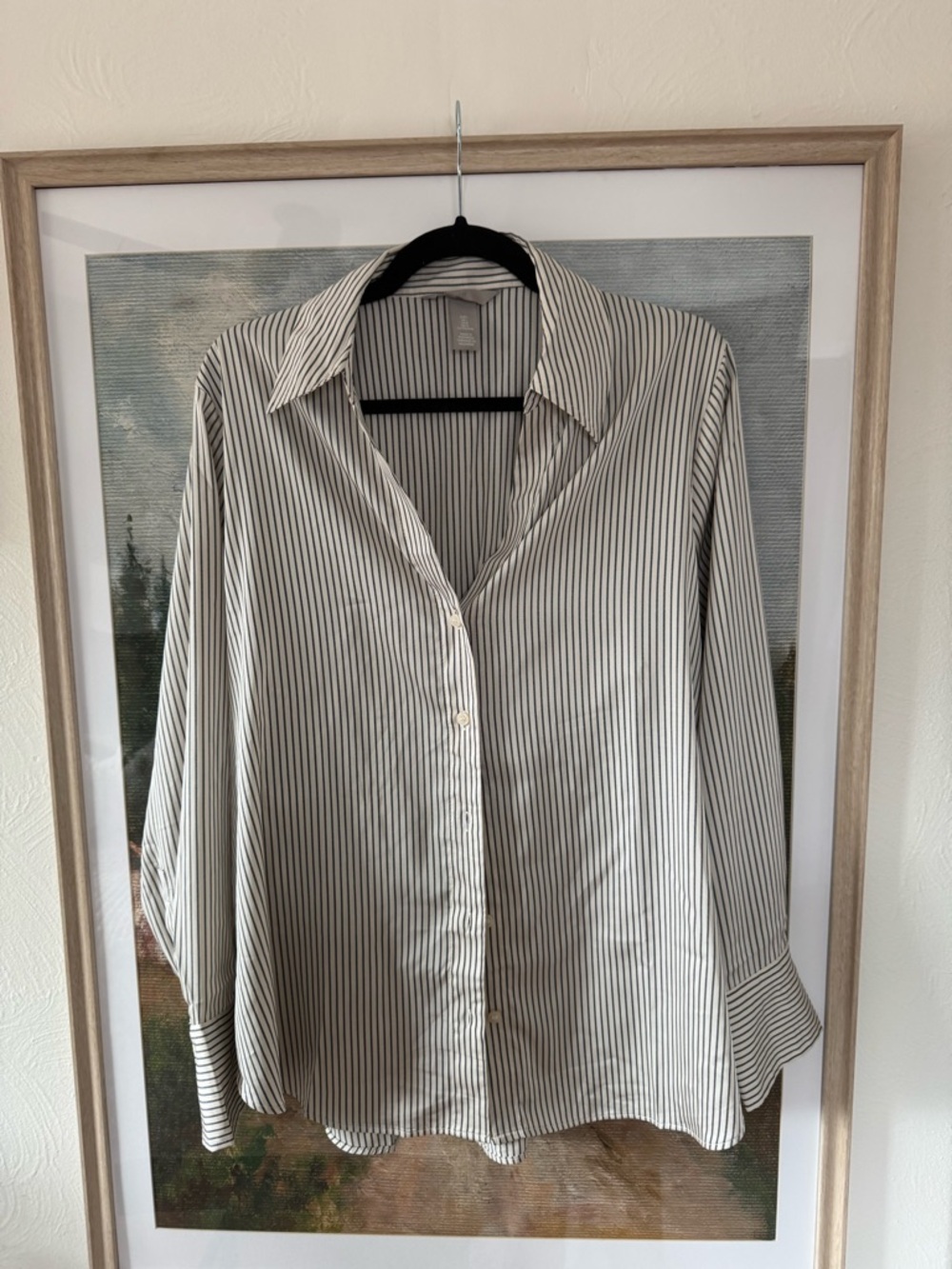 H&M V Neck Blouse - Picture 2 of 5